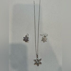 Christmas silver  Snowflake Necklace and Earring Set